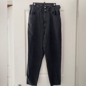 LEAVES TODAY- PLACE OFFER: Levi’s Jean Pants